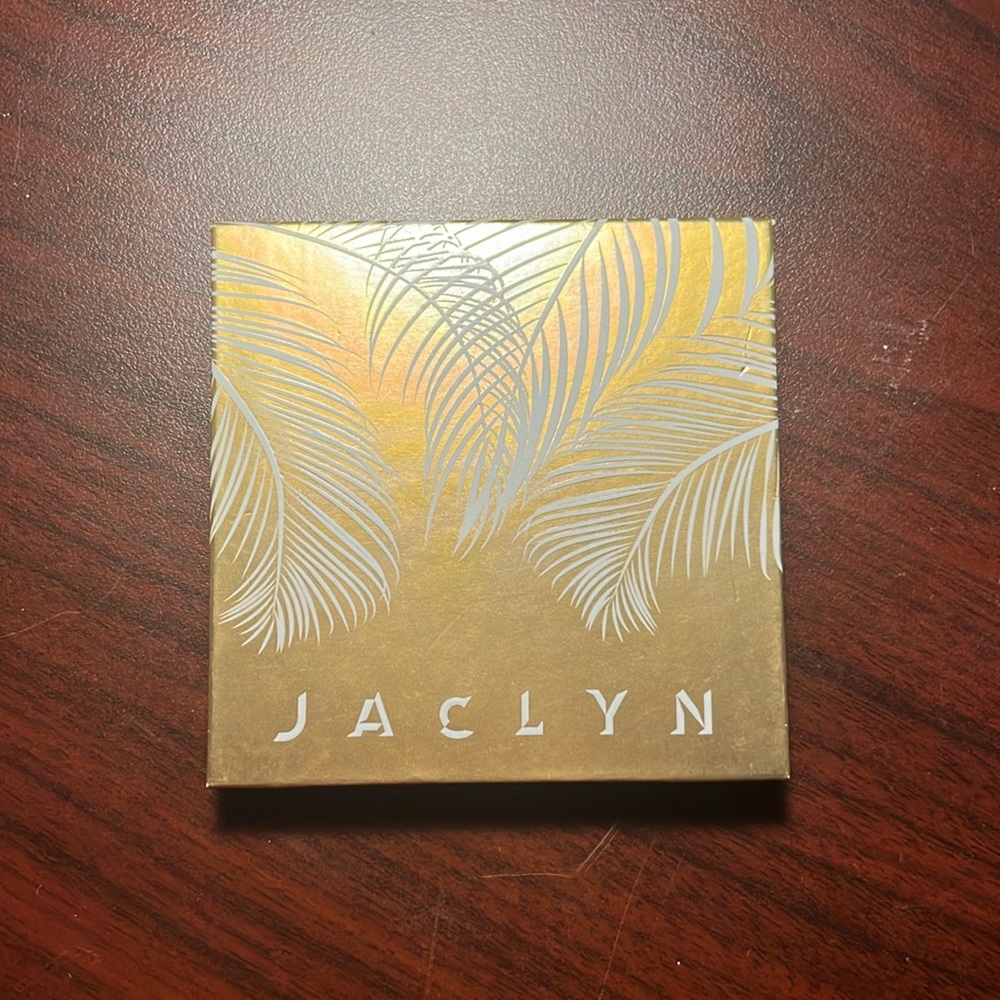 Used Jaclyn Hill Putty Highlighter
